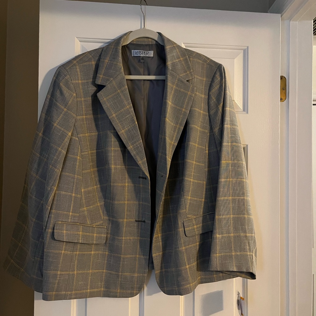 New Kasper Suit Jacket . Grey/Black/ White With Gold.